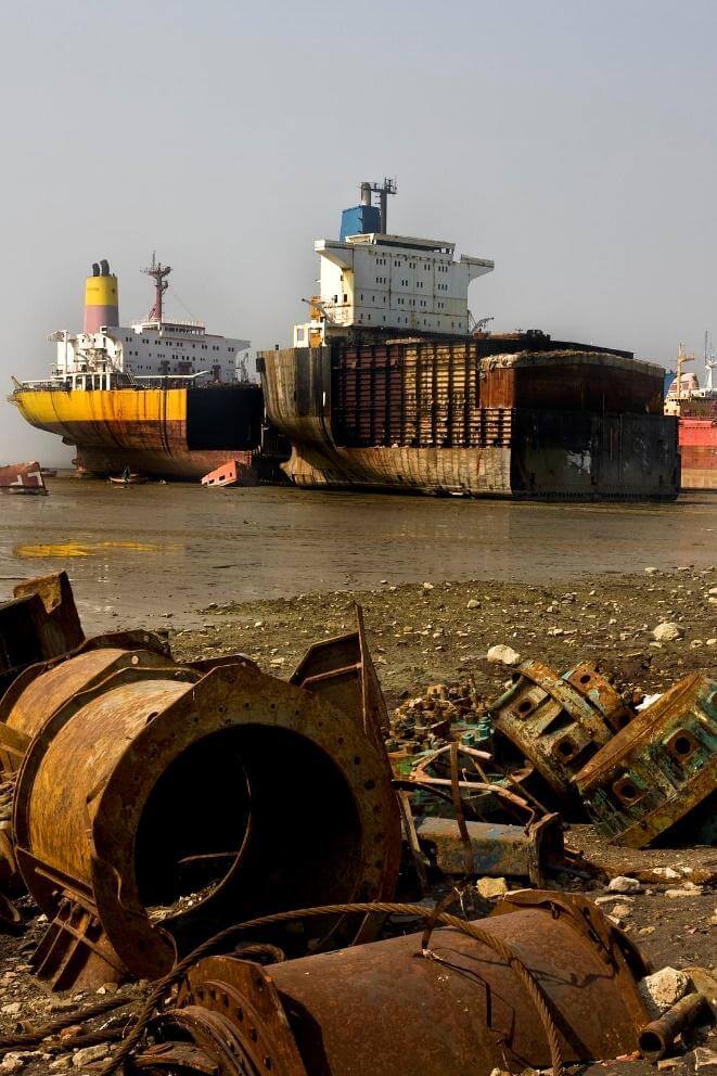 Ship breaking in Alang